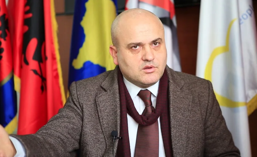 Paralajmëron deputeti i Kosovës: Ekstremistët serbë po përgatisin plane për të sulmuar makina me targa RKS në Serbi