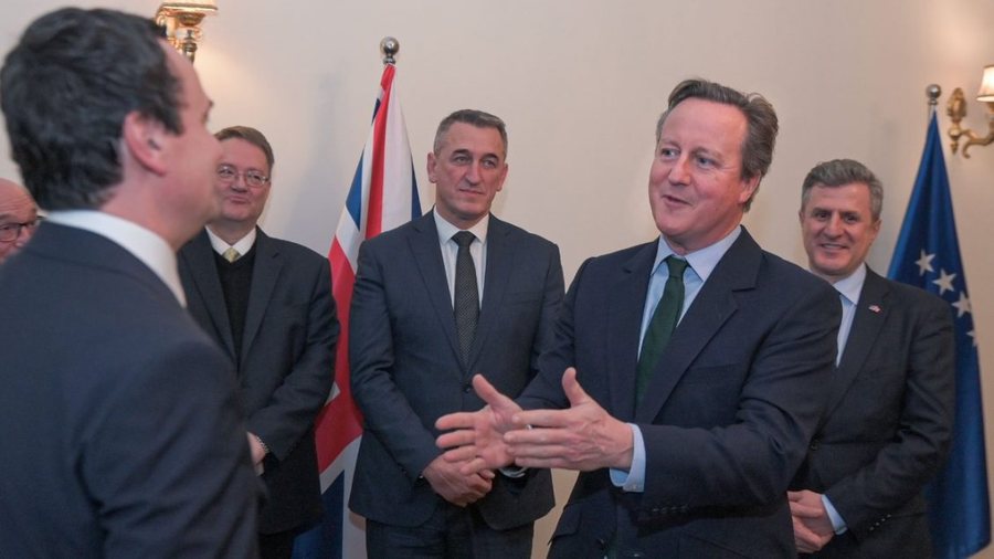 Vizita e parë për 2024 në Kosovë, David Cameron takim ‘kokë më kokë’ sot me Vjosa Osmanin