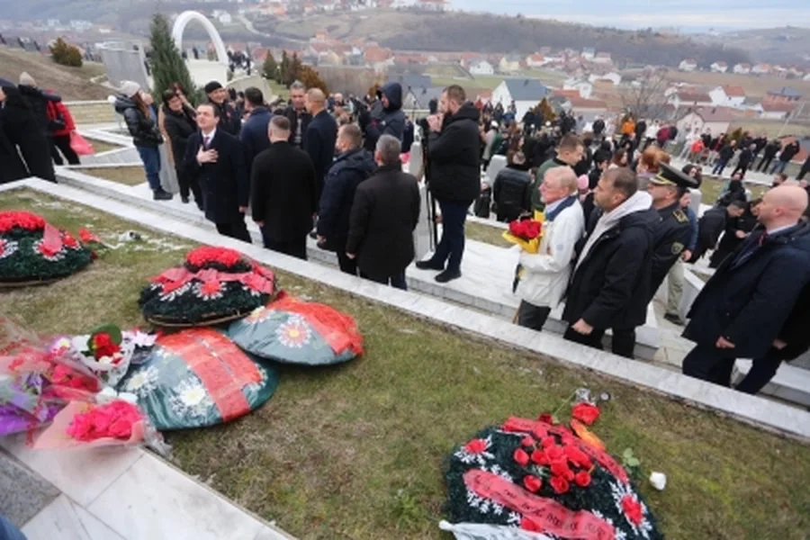 Masakra e Reçakut, Kurti: Civilët u varrosën pas 4 javësh, Serbia u përpoq ta deformonte të vërtetën