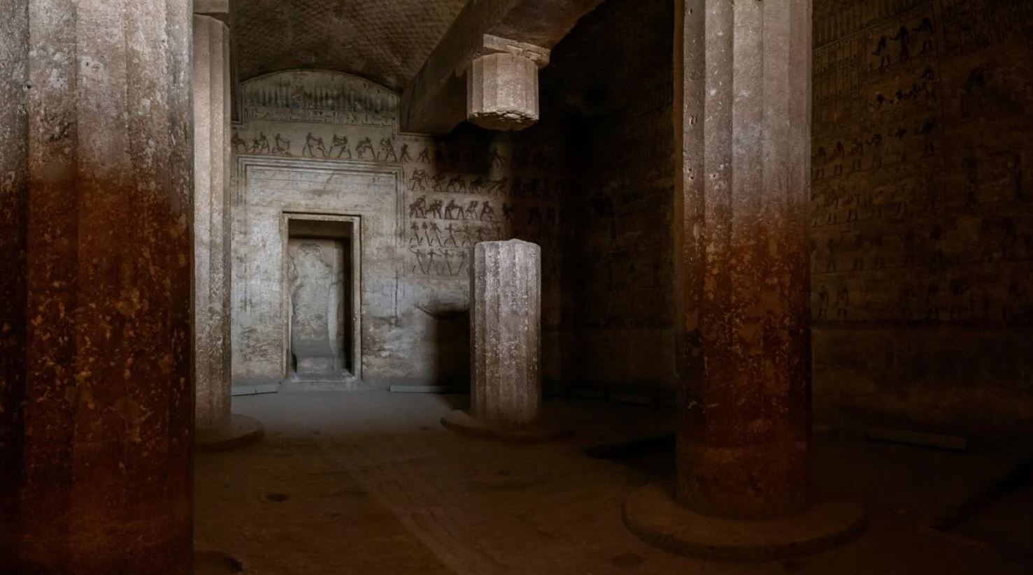 Zbulohet varri 2500 vjeçar në Egjipt, i mbuluar me shkrime të çuditshme