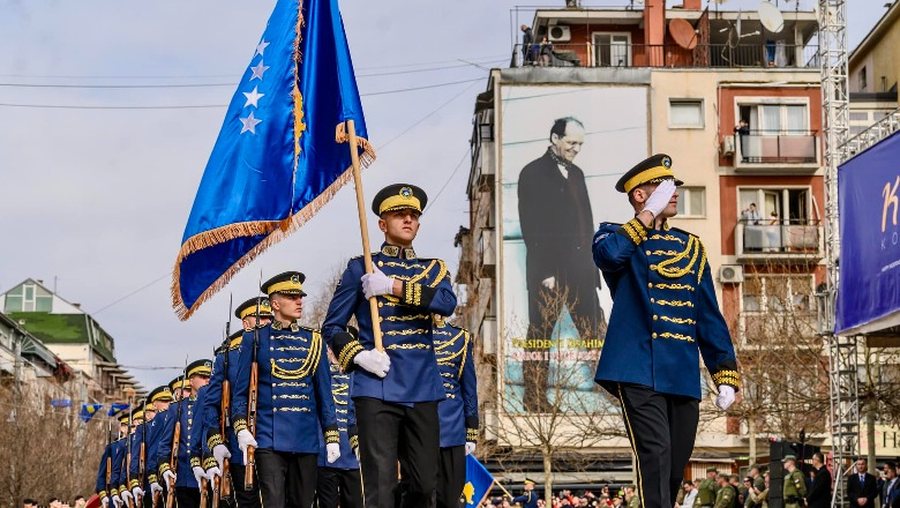 “Jemi krah jush, do ia dilni”/ Politika shqiptare uron Kosovën për Pavarësinë!